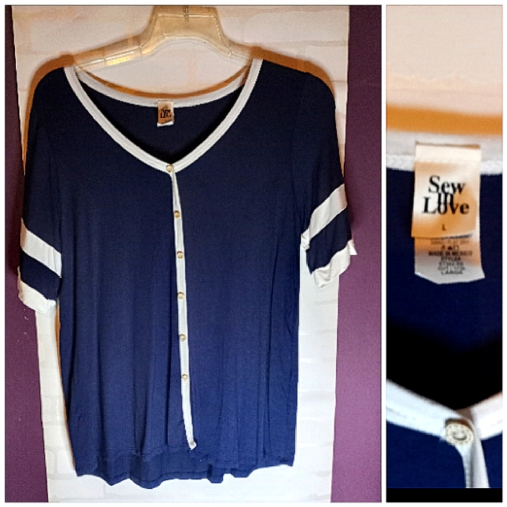 NWOT Sew In Love Women's Large Navy Blue Top Blouse. Like New never worn